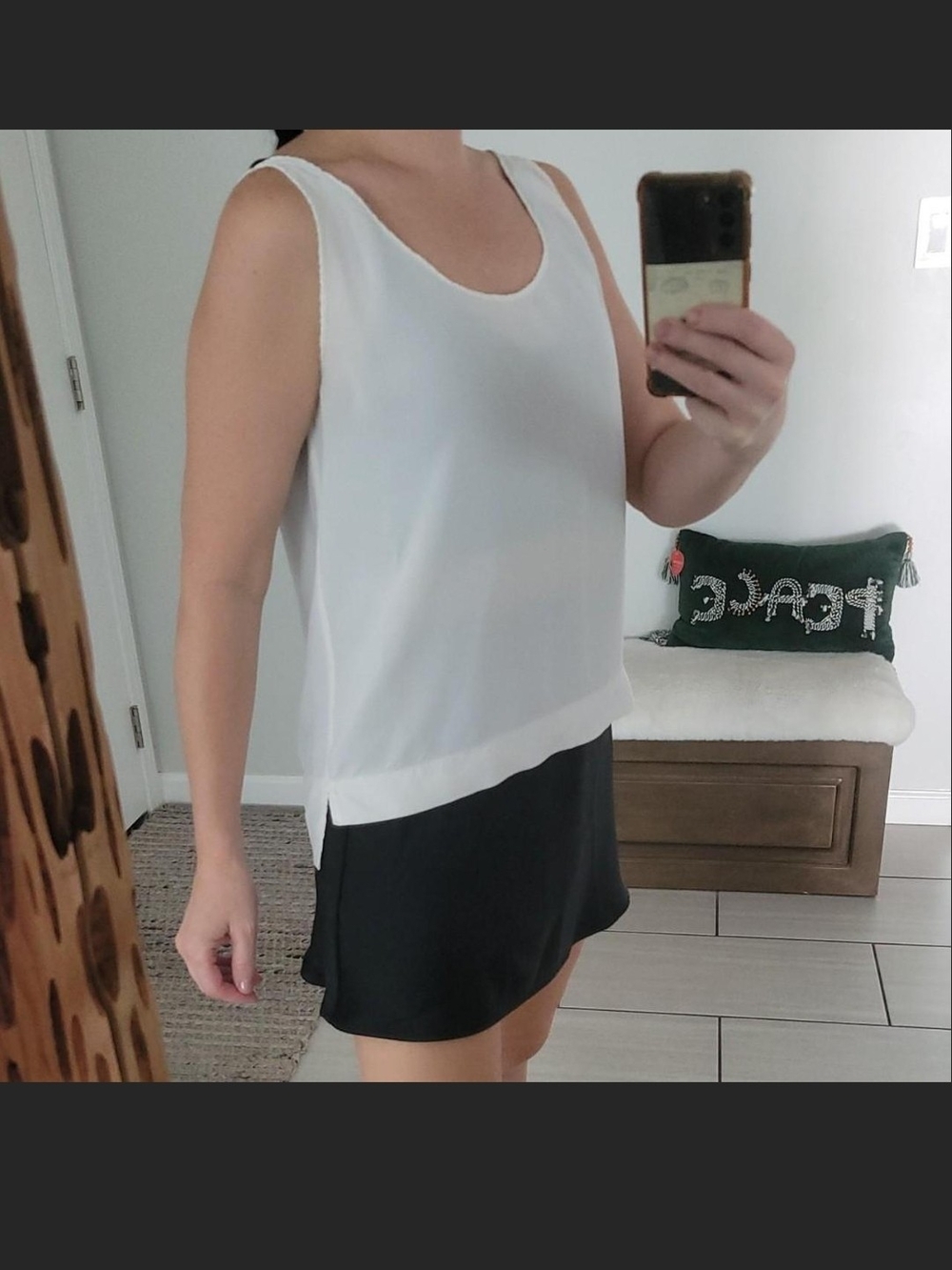Boglioli White Sleeveless Layered Hem Tank